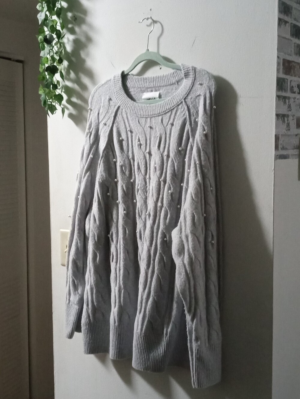 Jordan Pearl-Studded Cable Crew Neck Sweater - Light Gray